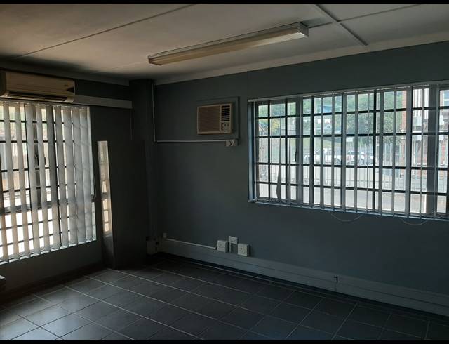 2,363M² FACTORY TO LET IN WESTMEAD